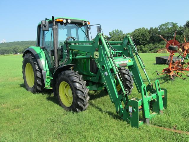 Image of John Deere 6420 equipment image 1