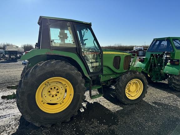 Image of John Deere 6520L equipment image 3