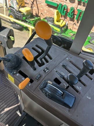 Image of John Deere 6615 equipment image 3