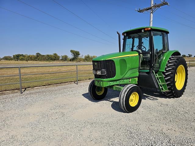 Image of John Deere 6615 equipment image 1