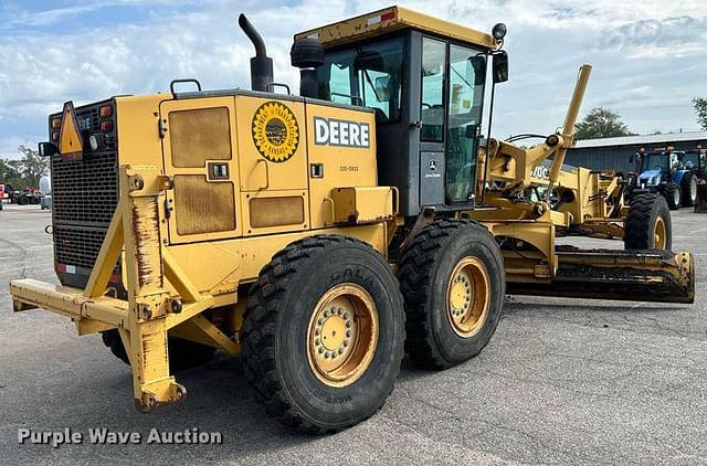 Image of John Deere 670CH equipment image 4