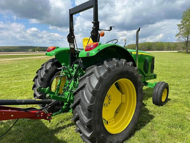 Image of John Deere 6715 equipment image 3