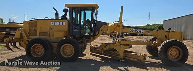 Image of John Deere 672CH equipment image 3