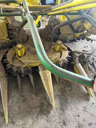 Image of John Deere 686 equipment image 2