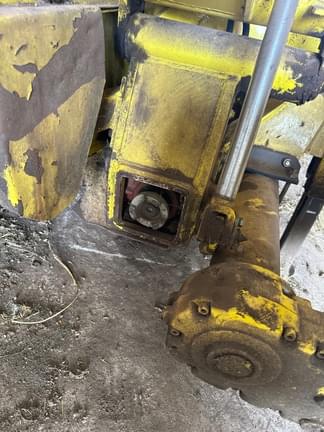 Image of John Deere 686 equipment image 1