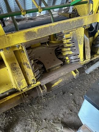 Image of John Deere 686 equipment image 3