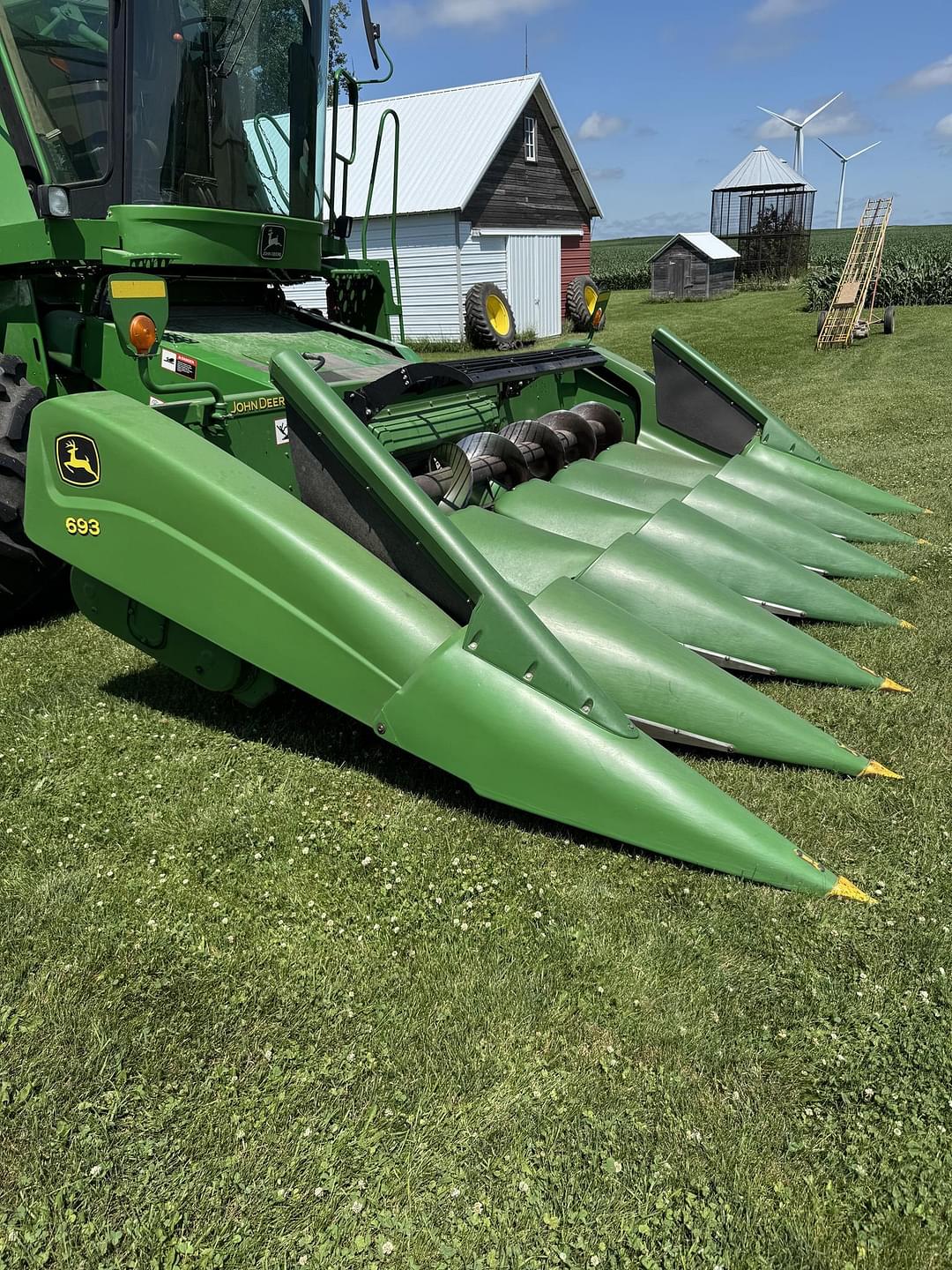 Image of John Deere 693 Primary image