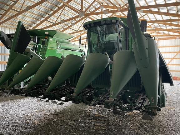 Image of John Deere 693 Primary image