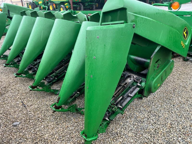 Image of John Deere 693 Primary image