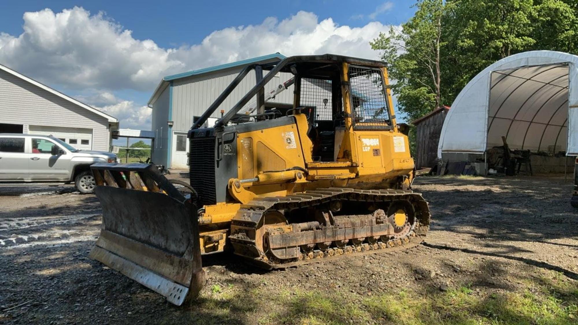 2004 John Deere 700H LGP Equipment Image0