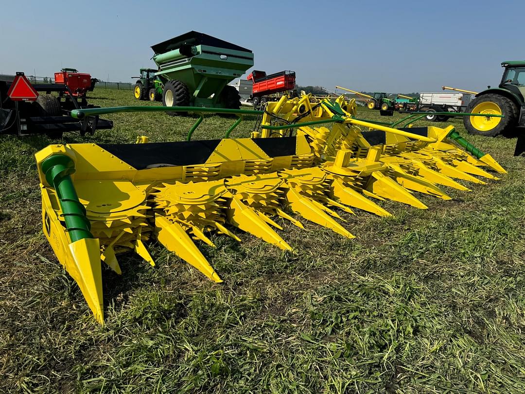 Image of John Deere 710 Primary image