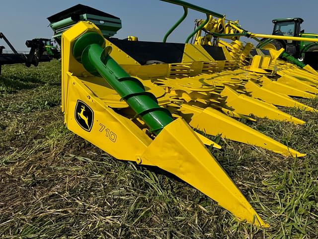 Image of John Deere 710 equipment image 1