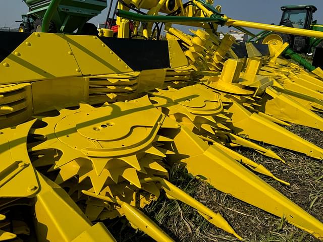 Image of John Deere 710 equipment image 3