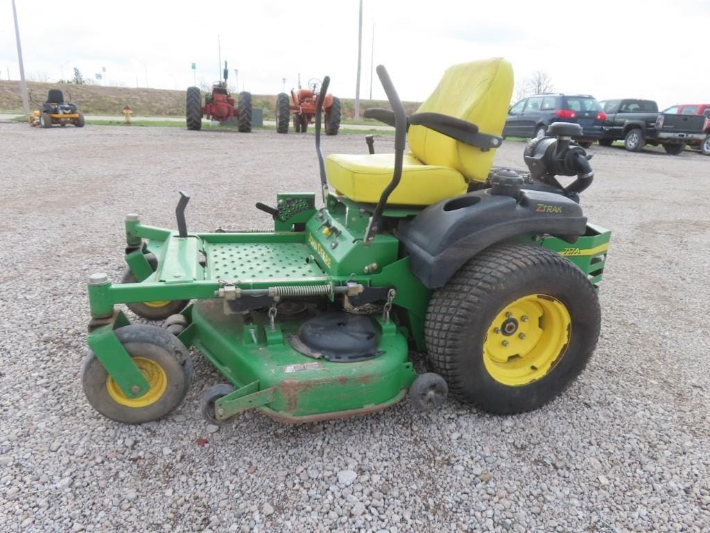 2004 John Deere 717A Equipment Image0