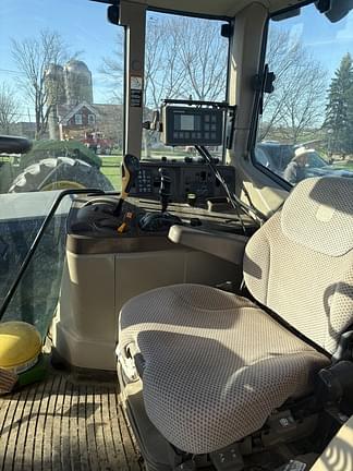 Image of John Deere 7220 equipment image 4