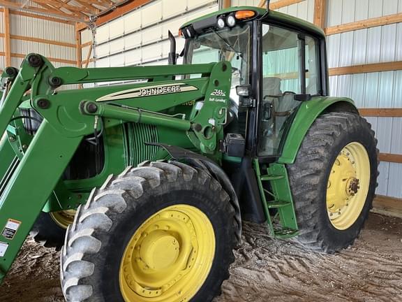 Image of John Deere 7220 equipment image 3
