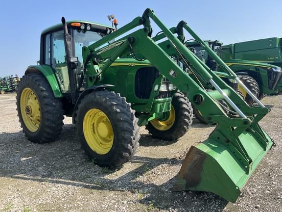 Image of John Deere 7220 equipment image 2