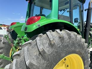 Main image John Deere 7220 39