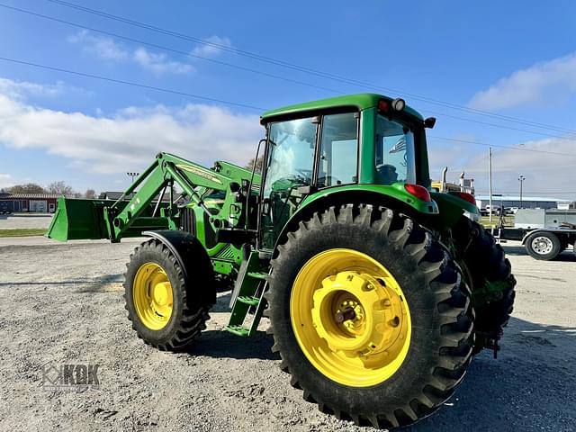 Image of John Deere 7220 equipment image 4