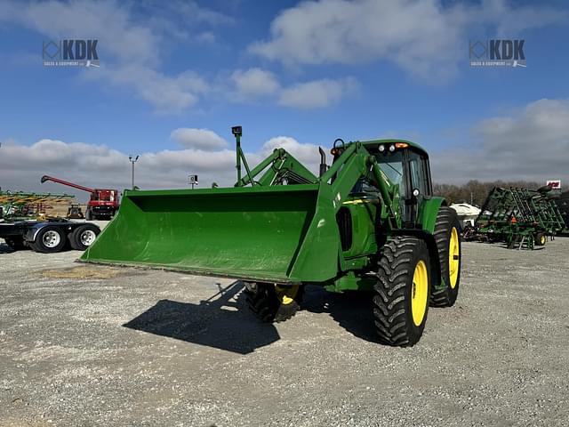 Image of John Deere 7220 equipment image 1