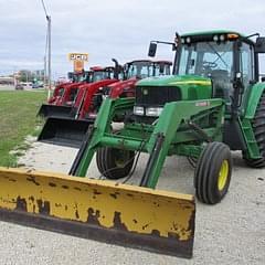 Image of John Deere 7220 equipment image 1