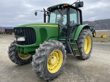 Main image John Deere 7220