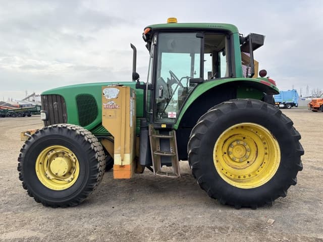 Image of John Deere 7220 equipment image 4