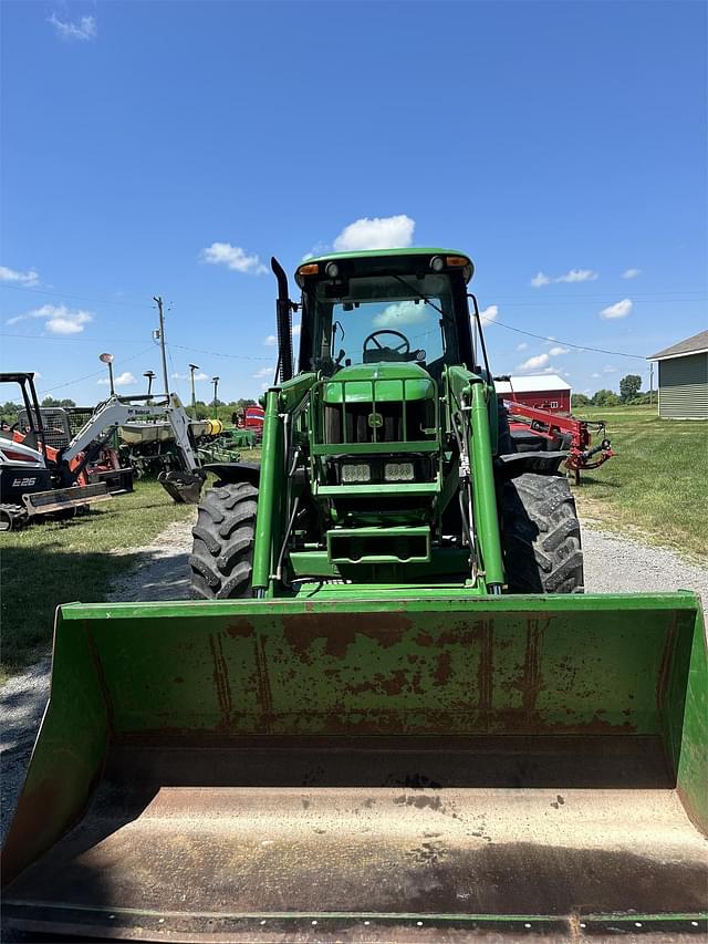 Image of John Deere 7230 equipment image 2