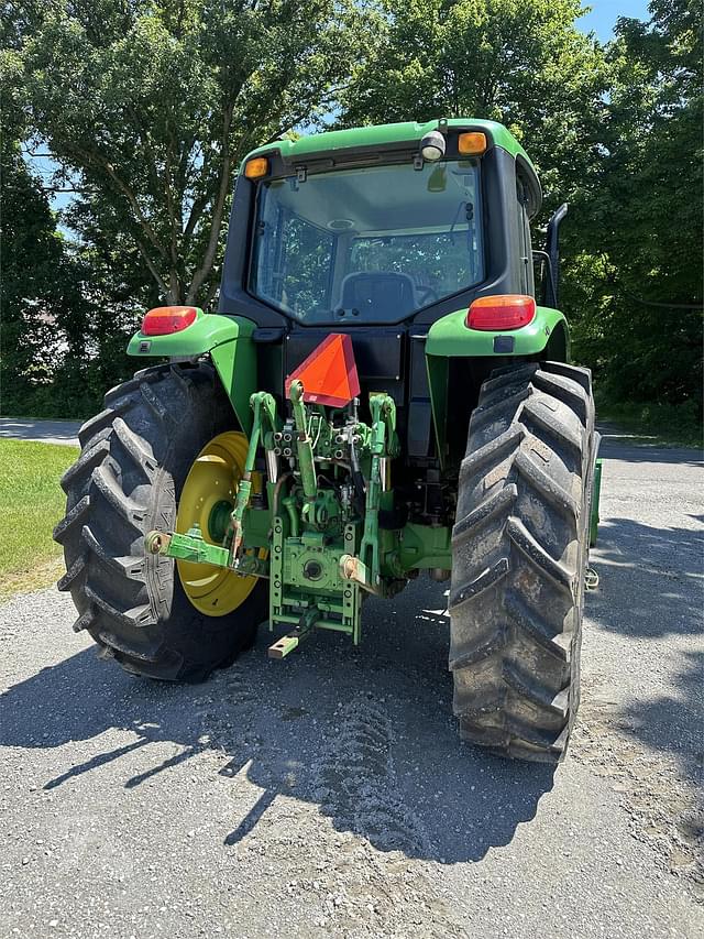 Image of John Deere 7230 equipment image 3