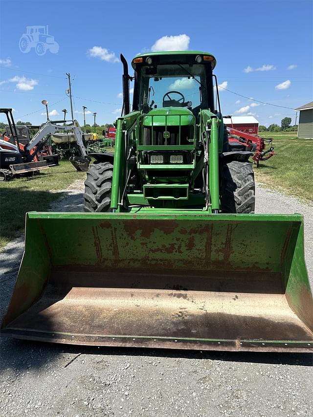 Image of John Deere 7230 equipment image 1