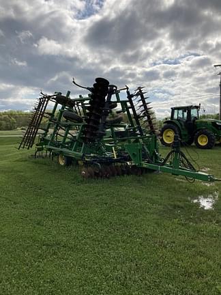 Image of John Deere 726 equipment image 2