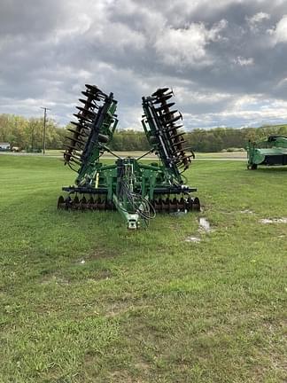 Image of John Deere 726 Primary image