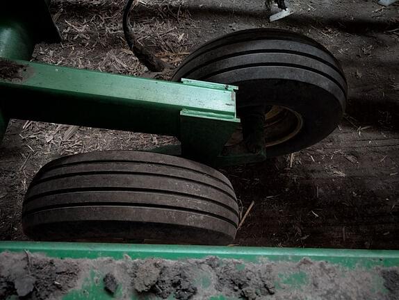 Image of John Deere 726 equipment image 2