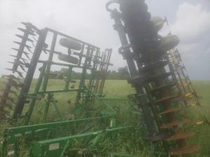 2004 John Deere 726 Image