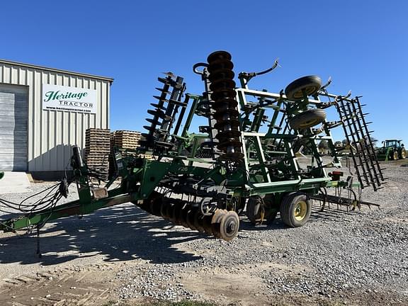 Image of John Deere 726 equipment image 1