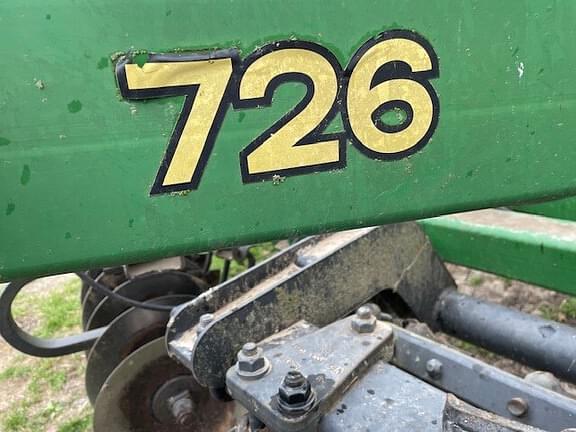 Image of John Deere 726 equipment image 3