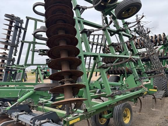 Image of John Deere 726 equipment image 3