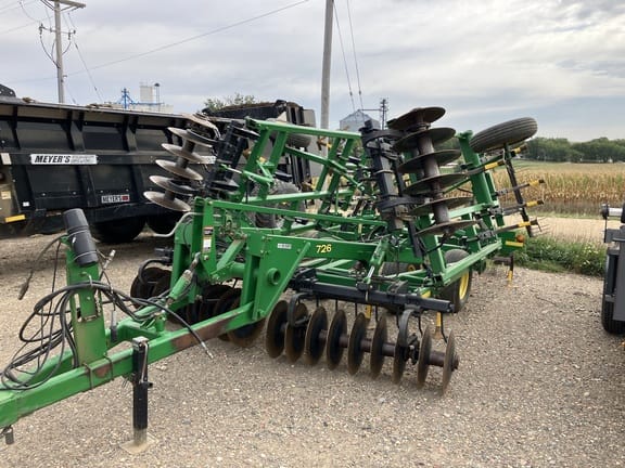 Main image John Deere 726