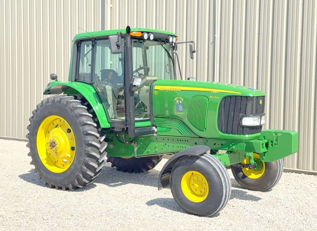Image of John Deere 7320 Primary image