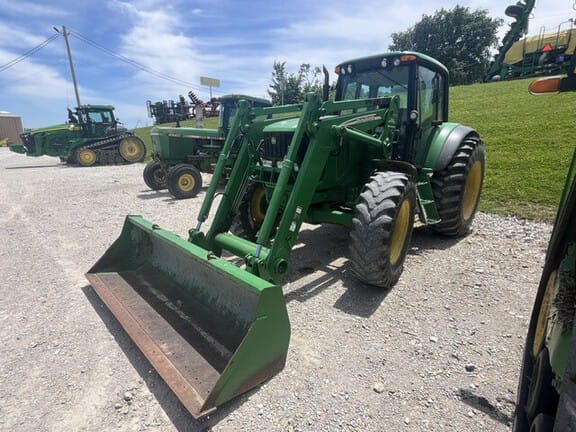 2004 John Deere 7320 Equipment Image0