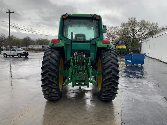 Image of John Deere 7320 equipment image 3