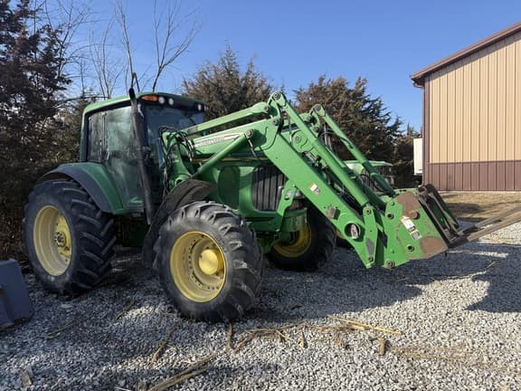 Image of John Deere 7320 Primary image