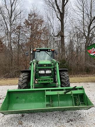 Image of John Deere 7320 equipment image 4