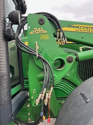 Image of John Deere 7320 equipment image 1