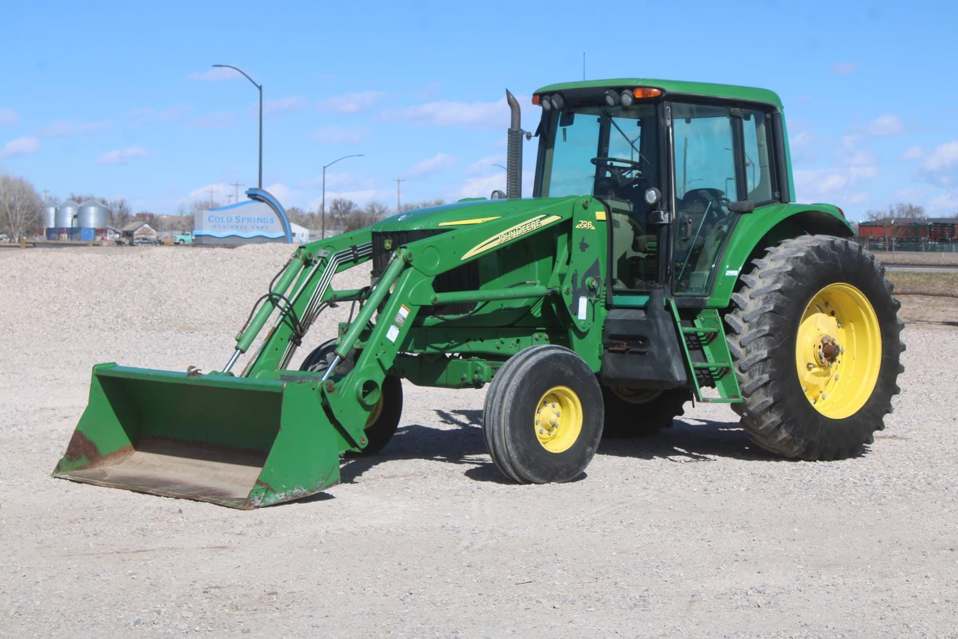 2004 John Deere 7320 Equipment Image0