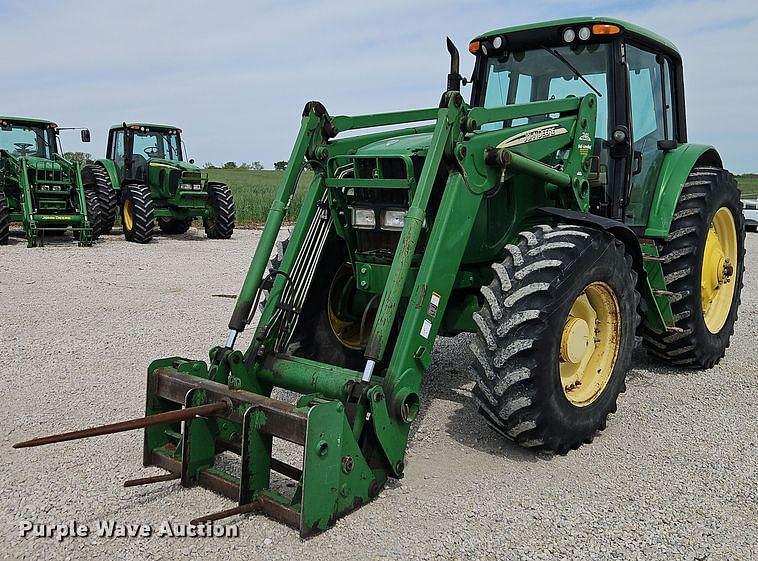 Image of John Deere 7320 Primary image