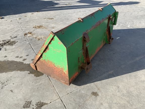 Image of John Deere Bucket equipment image 4