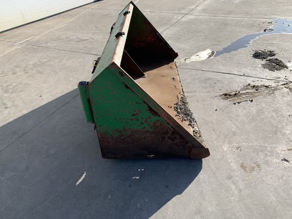 Image of John Deere Bucket equipment image 1