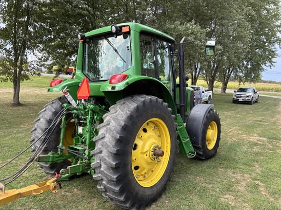 Image of John Deere 7420 equipment image 2
