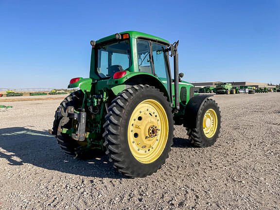 Image of John Deere 7420 equipment image 4